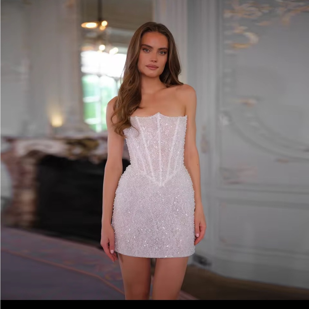 Chic Strapless White Dress